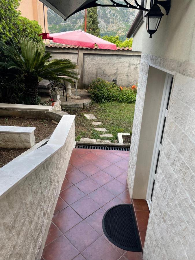 Apartment Garden Котор Екстер'єр фото