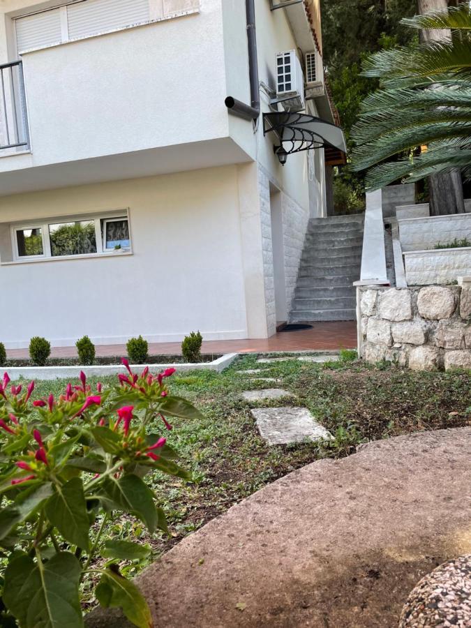 Apartment Garden Котор Екстер'єр фото