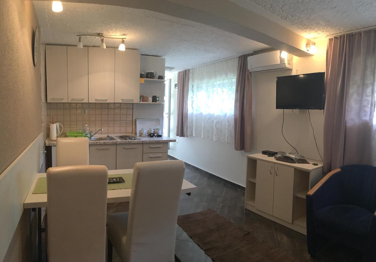 Apartment Garden Котор Екстер'єр фото