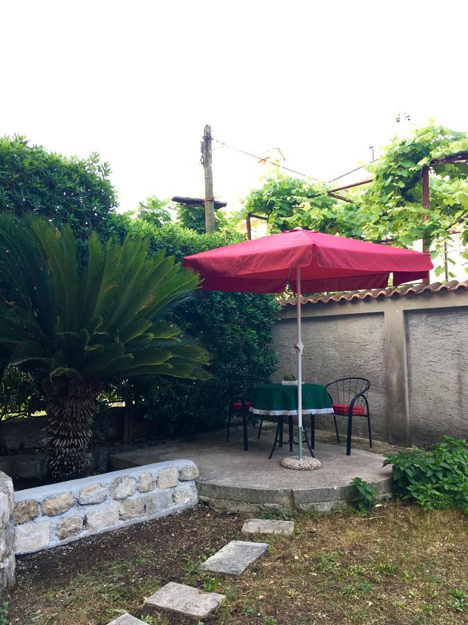 Apartment Garden Котор Екстер'єр фото