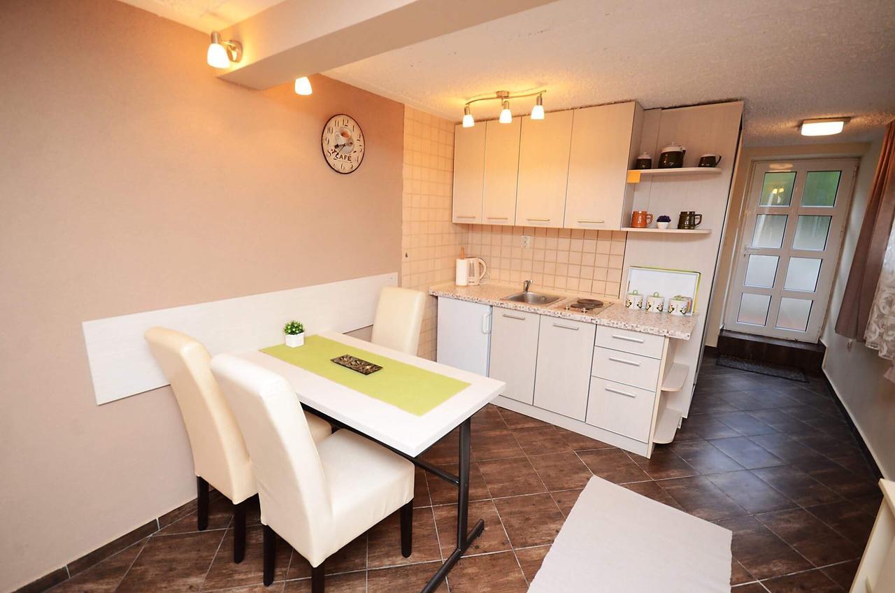Apartment Garden Котор Екстер'єр фото